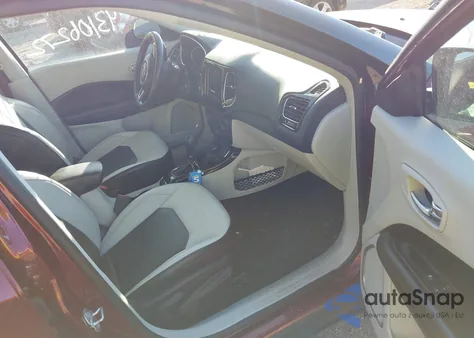 2021 Jeep Compass Limited 4X4 z USA, uszkodzony, nr VIN 3C4NJDCB4MT525885